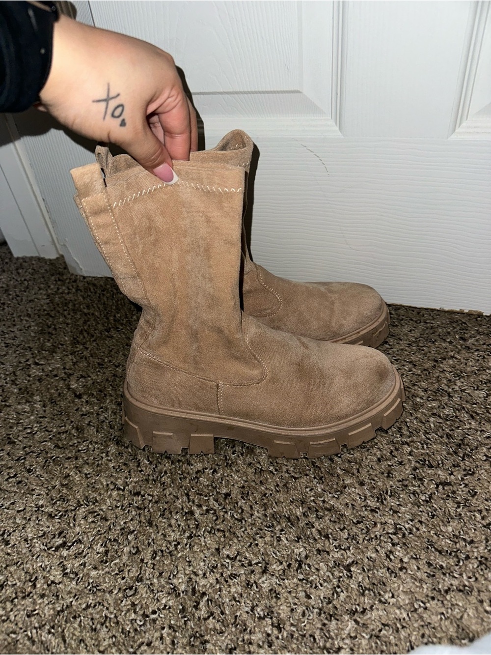 Chunky Suede Mid-Calf Boots - Tan